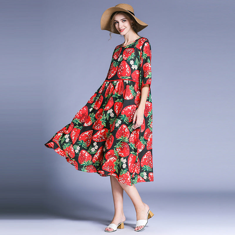 Europe and the United States loose large size women's age-old castor strawberry print dress