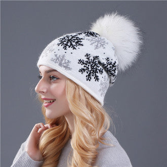 Wool rabbit fur blended hat Christmas snowflake hedging real 15CM raccoon fur ball hat knitted hat women