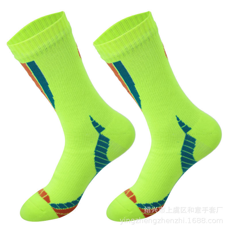 Outdoor skiing wading sports warm breathable waterproof socks adventure mountaineering cycling mid-tube waterproof sports socks